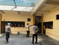 Personel Sattahti Polresta Palangka Raya Bersama Piket Fungsi Periksa Tahanan