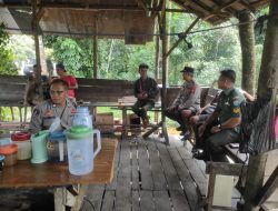 Di Tempat Penjual Gorengan, Polsek Bukit Batu Ajak Warga Bersama Berantas Aksi Premanisme