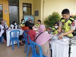Wujud Kepedulian, Warga Kelurahan Langkai Manfaatkan Pelayanan Kesehatan Gratis Rumkit Bhayangkara