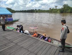 Sambangi Dermaga, Polsek Bukit Batu Ingatkan Waspada Banjir dan Peristiwa Orang Tenggelam
