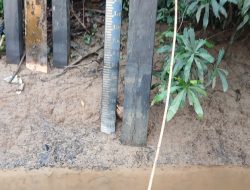 Piket Polsek Lamandau Cek Debit Air Sungai Lamandau