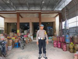 Piket Polsek Sematu Jaya Patroli Toko – toko diwilkum Polsek Sematu Jaya