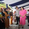 Polri Untuk Masyarakat, Kapolda Kalteng Pimpin Bakti Kesehatan Dan Berikan Bansos Saat Kunker Di Barsel