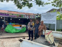Bhabinkamtibmas Kelurahan Langkai Monitoring Pemasangan Plang Kepemilikan Tanah Milik LPTQ Kota Palangka Raya