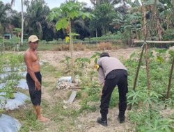 Dukung Ketahanan Pangan, Bhabinkamtibmas Polsek Sematu Jaya Silaturahmi ke masyarakat terkait Program Asta Cita Presiden RI