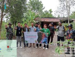 Cegah Karhutla, Polsek Sabangau Bersama Warga Bentangkan Spanduk Imbauan di Wilayah Rawan