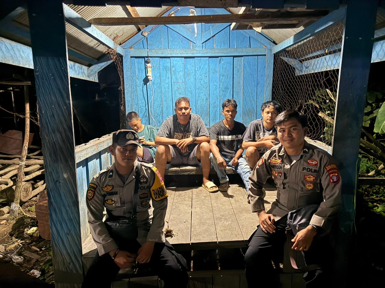 Polsek Montallat Laksanakan Patroli Malam Untuk Ciptakan Keamanan Dan Ketertiban Masyarakat