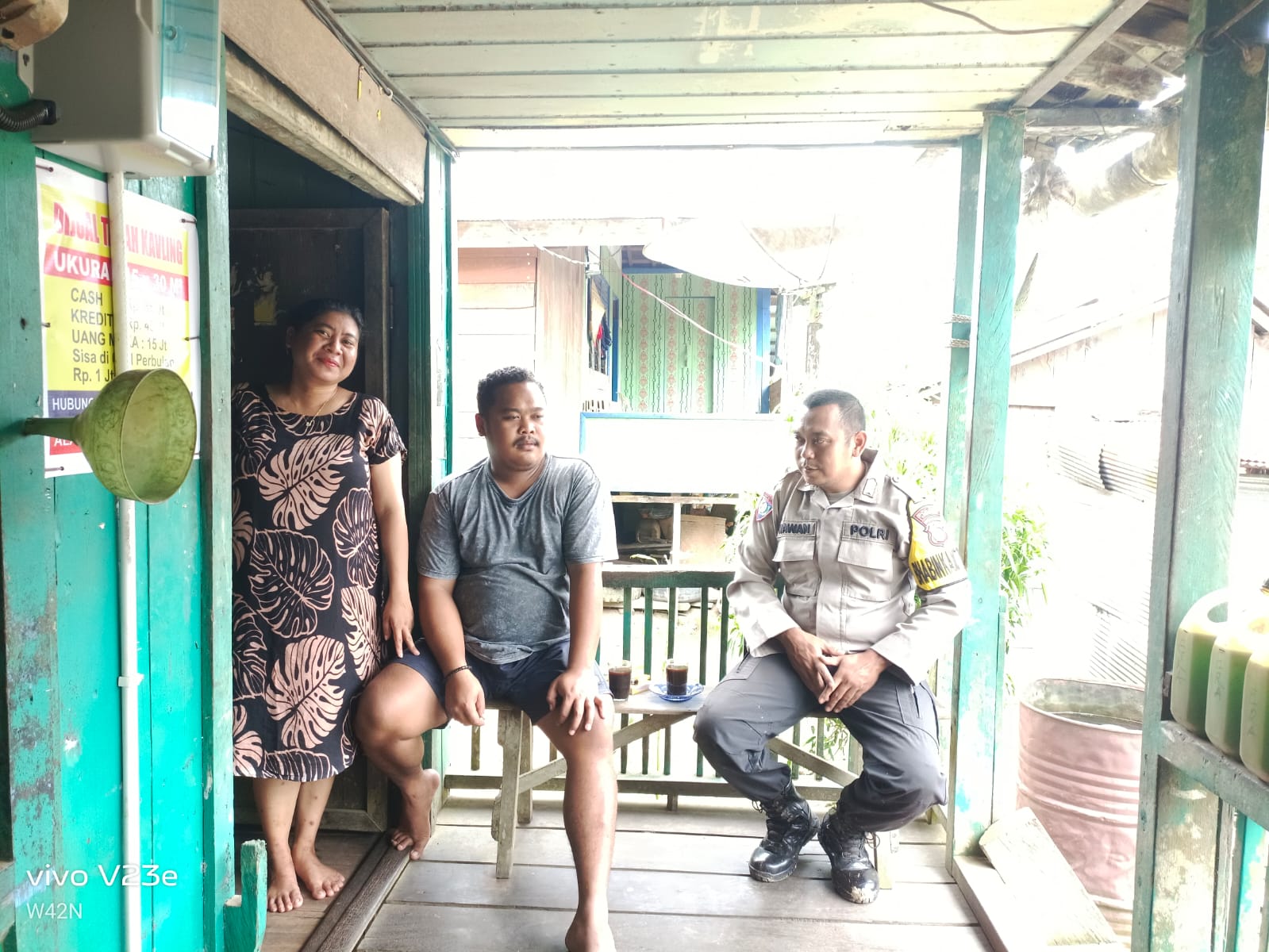 Bhabinkamtibmas Polsek Delang melaksanakan Silaturahmi ke warga masyarakat