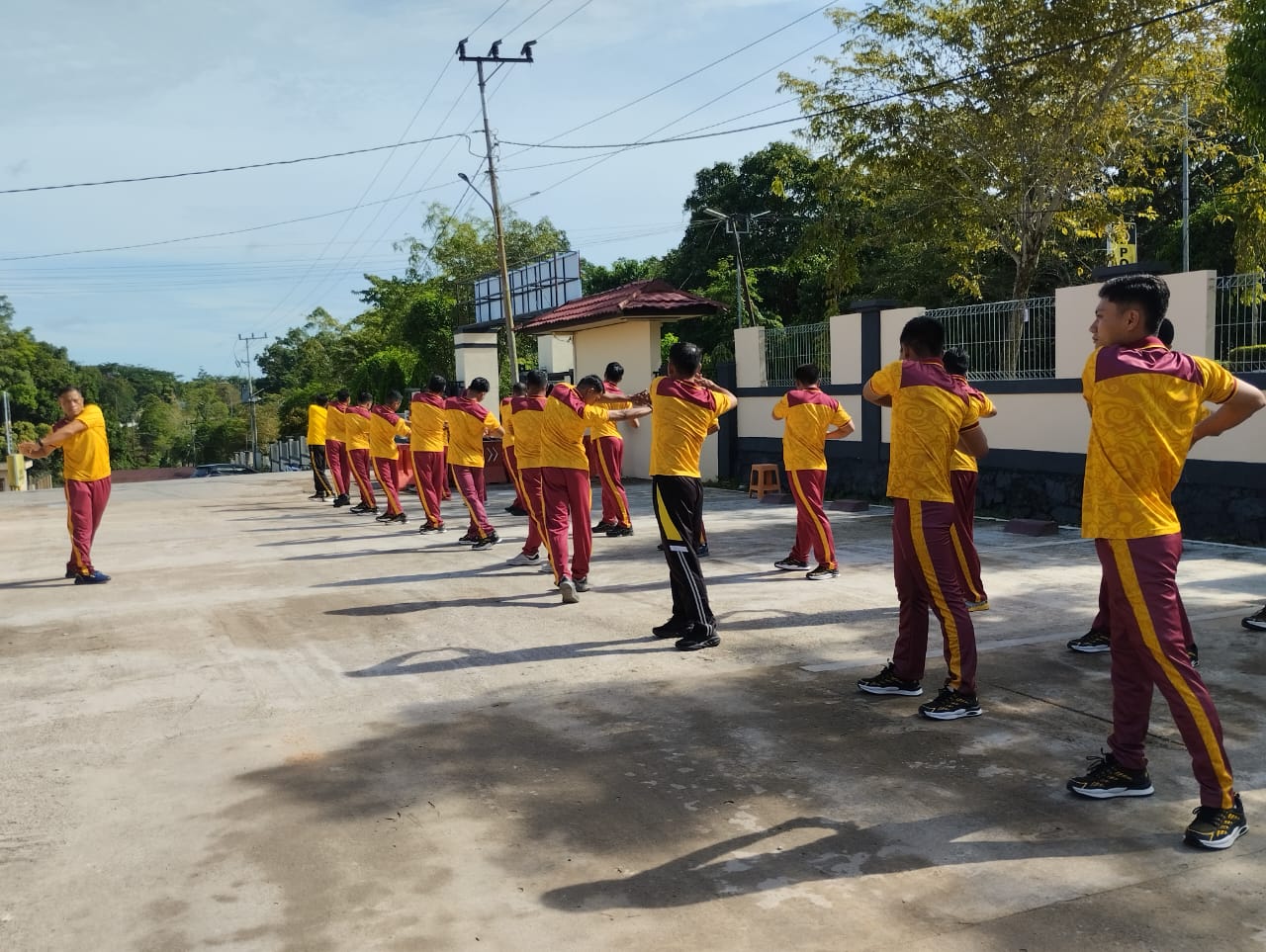 Personel Polres Lamandau Gelar Olahraga Jumat Pagi untuk Jaga Kebugaran dan Soliditas Anggota