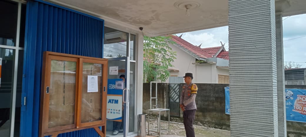 Piket Polsek Patroli dimalam hari ke Perbankan Atm
