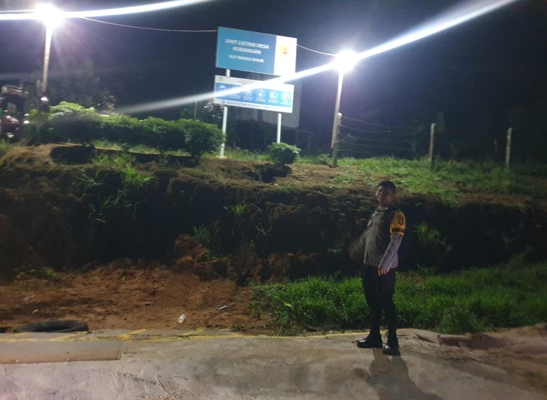 Piket Polsek Delang melaksanakan giat patroli Tempat Objek Vital