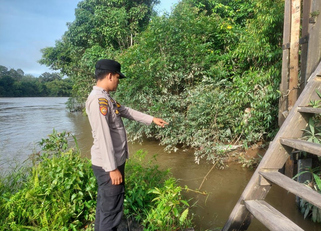 Piket Polsek Cek Debit Air Sungai Lamandau