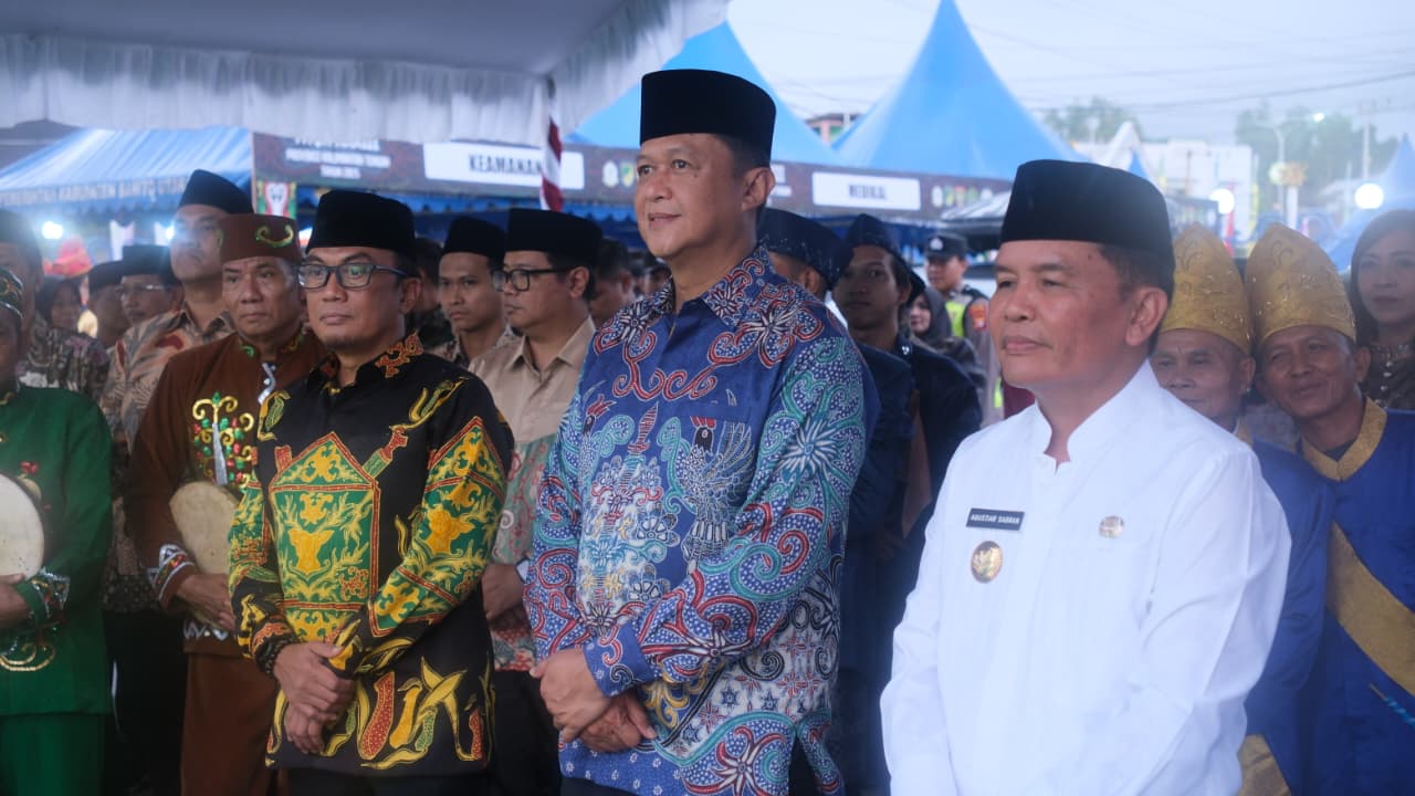 Dipimpin Gubernur, Kapolda Kalteng Hadiri Peresmian Pameran dan Pasar Rakyat di Barito Utara