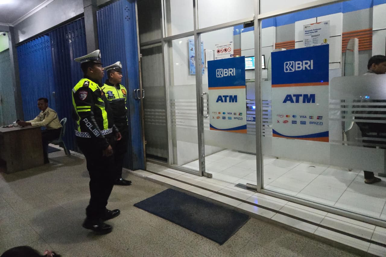 Sat Lantas Polres Lamandau Gelar Patroli Malam di Objek Vital Demi Ciptakan Kamtibmas Kondusif