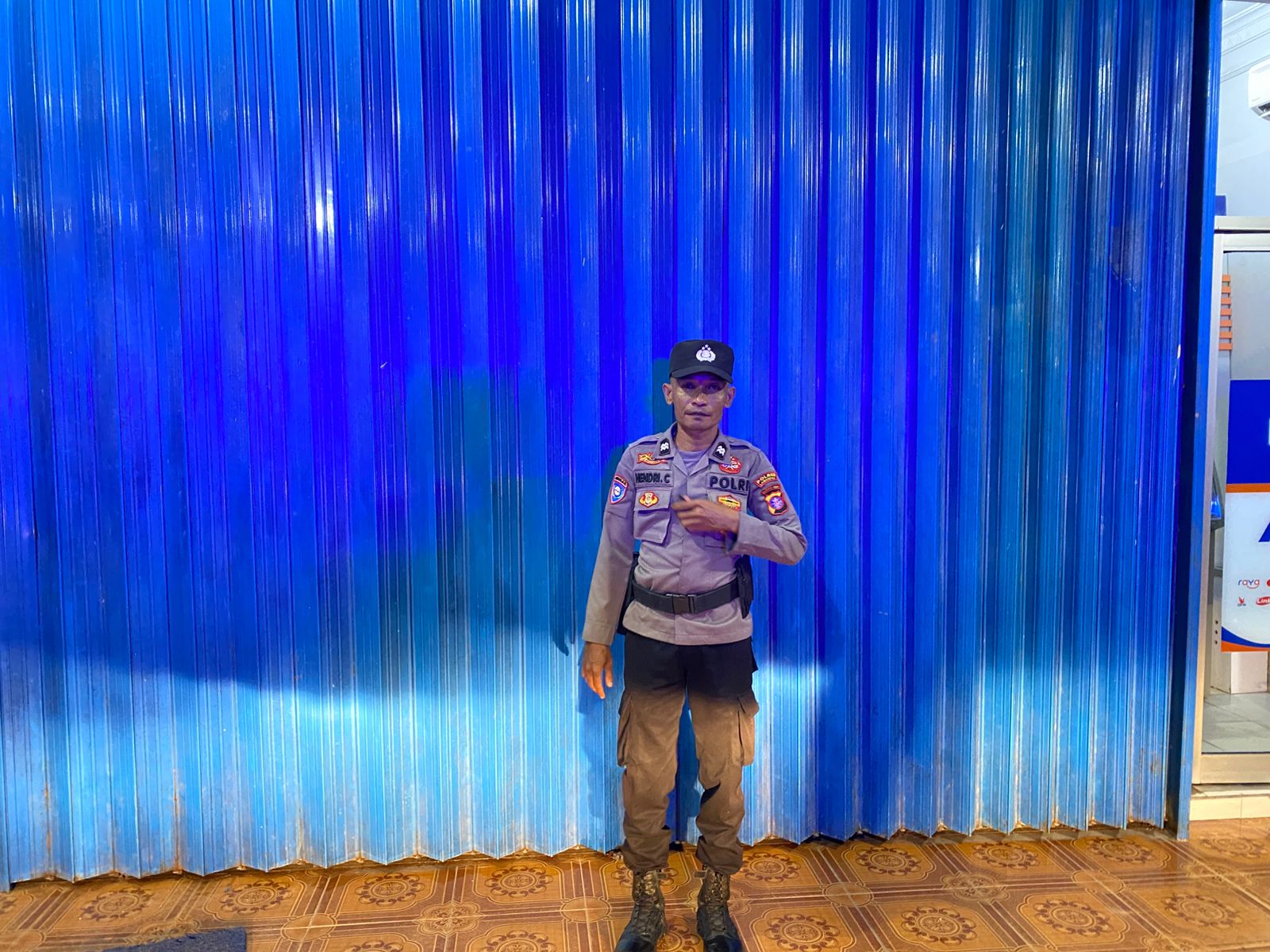 Piket Polsek Patroli kepertokoan diwilkum Polsek Sematu Jaya