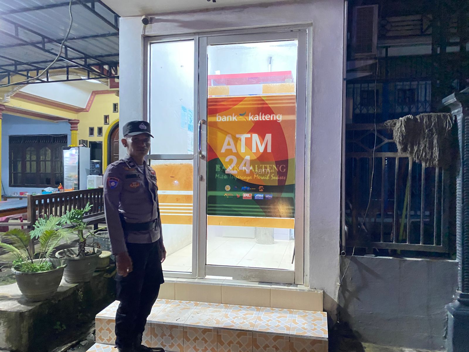 Personil Piket Patroli di Wilkum Polsek Sematu Jaya