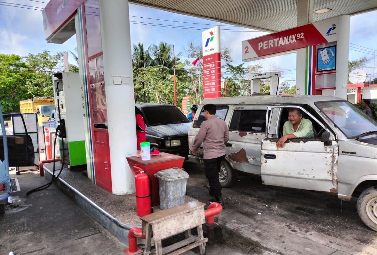 Berikan Rasa Aman dan Nyaman di SPBU, Polsek Teweh Patroli ke SPBU di Wilayah Kecamatan Teweh Tengah