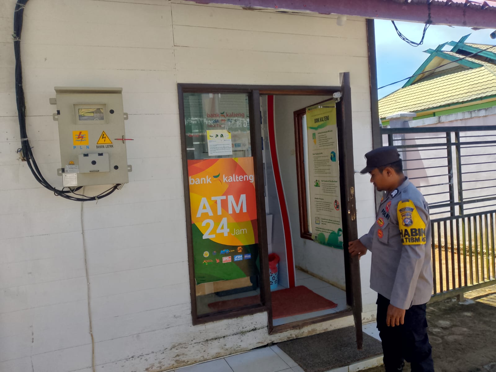 Polsek Marikit menciptakan Kamtibmas Kondusif yang di laksanakan petugas Piket jaga Di Wilayah Kec. Marikit Kab. Katingan.