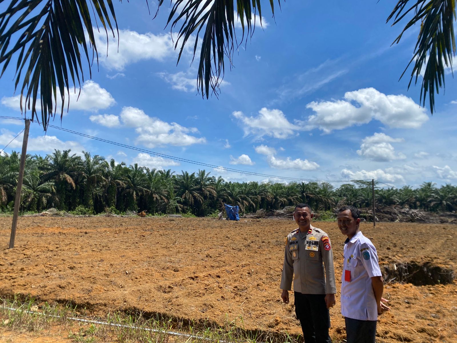 Kapolsek Sematu Jaya Cek Lahan Penanaman Jagung Dukung Program Ketahanan Pangan Presiden Prabowo di Desa Bina Bhakti