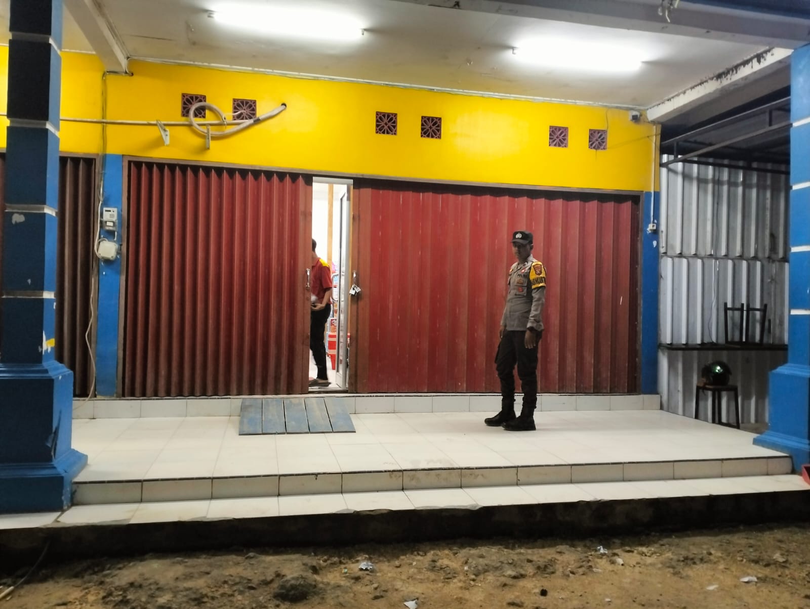 Piket Polsek Patroli kepertokoan diwilkum Polsek Sematu Jaya