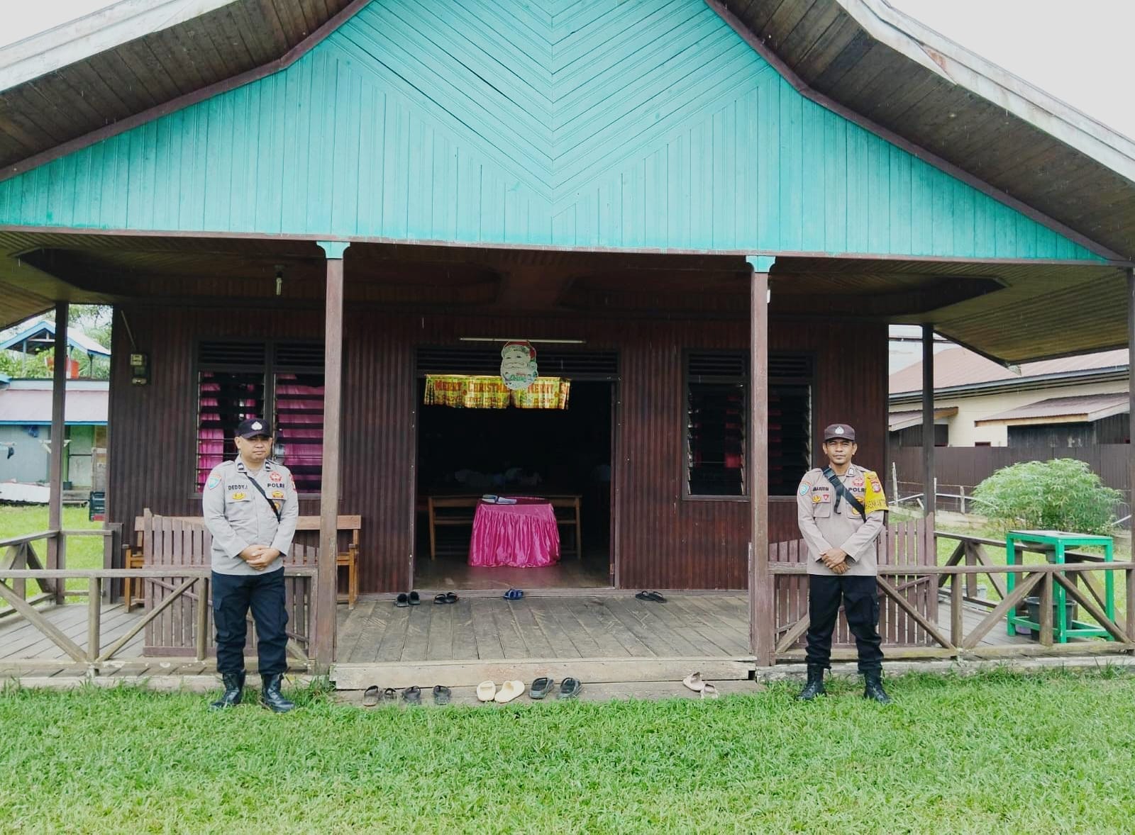 Polsek Marikit Sambangi Rumah Ibadah untuk giat Pengamanan tempat Ibadah Minggu Gereja – gereja diwilayah Kec Marikit, Kab. Katingan