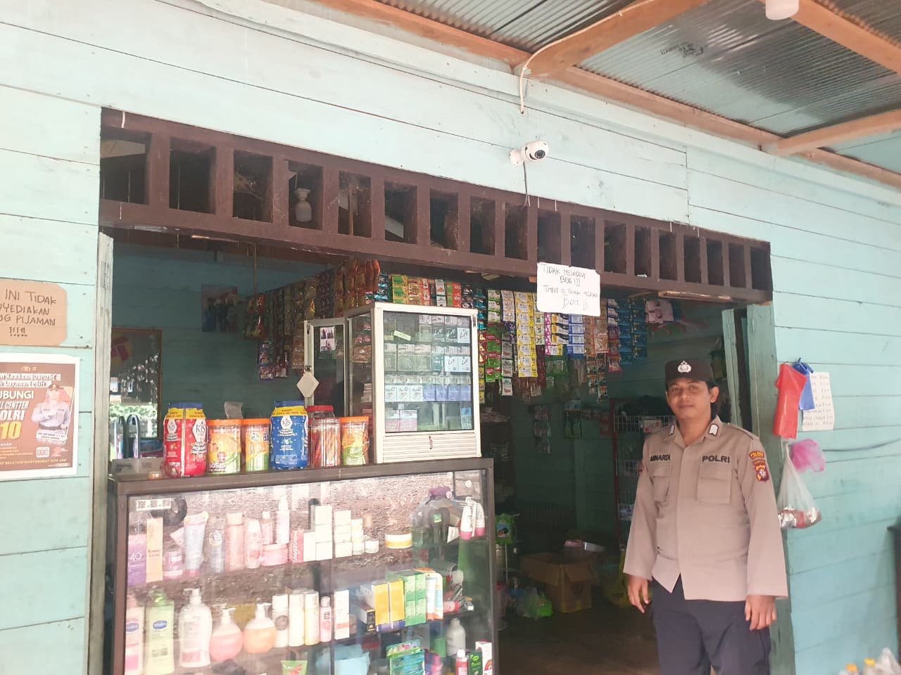 Piket Polsek Delang Silaturahmi Ke Masyarakat