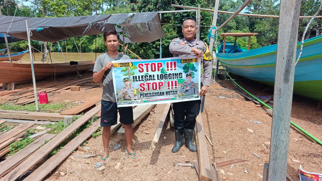Upaya Pencegahan Penebangan Hutan secara Liar (Ilegal Logging), Bhabinkamtibmas sosialisasi kepada masyarakat.