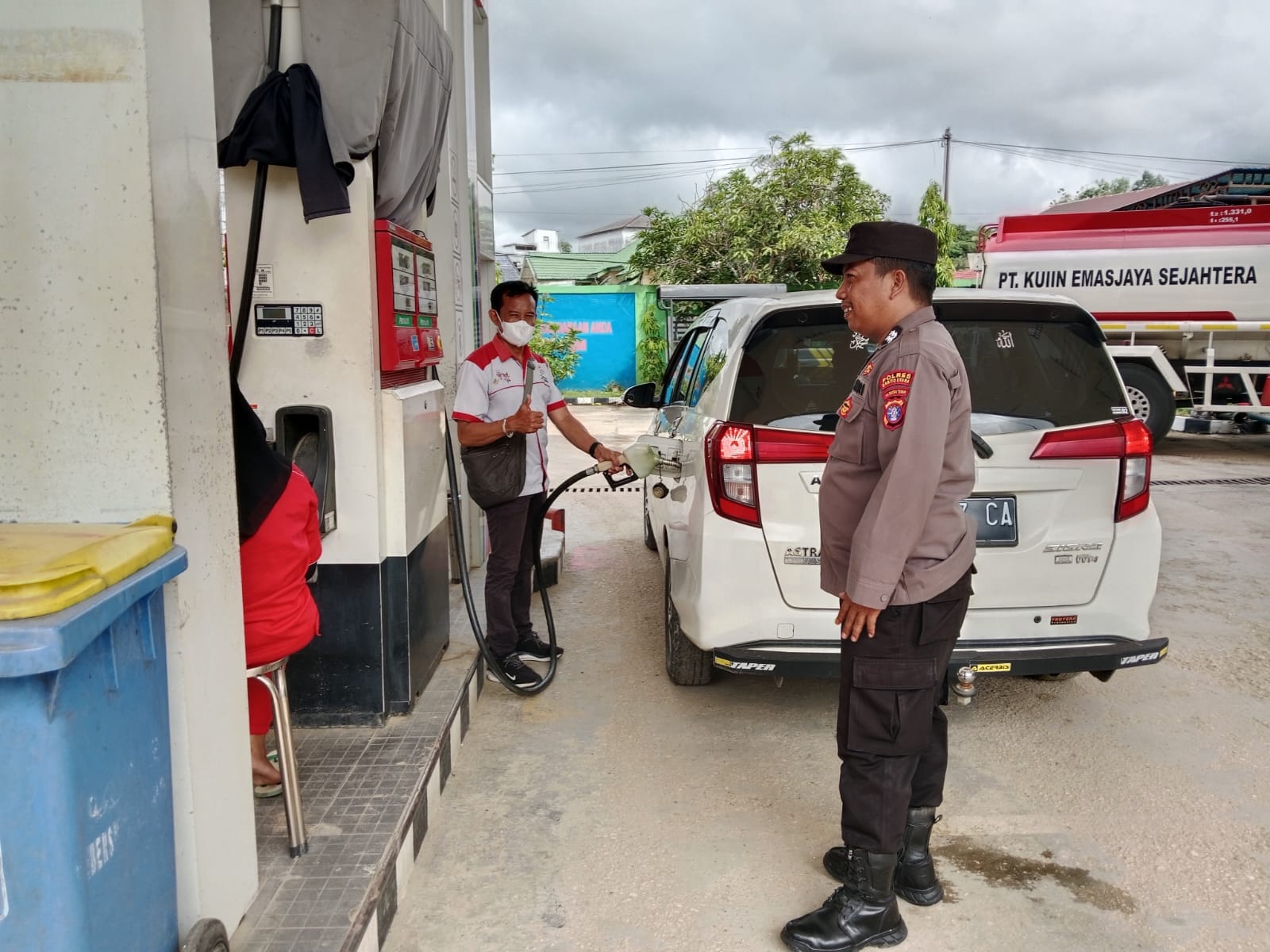 Hindari Ketidakstabilan Situasi di SPBU, Polsek Teweh Tengah Laksanakan Patroli Ke SPBU di Wilayah Hukum Teweh Tengah