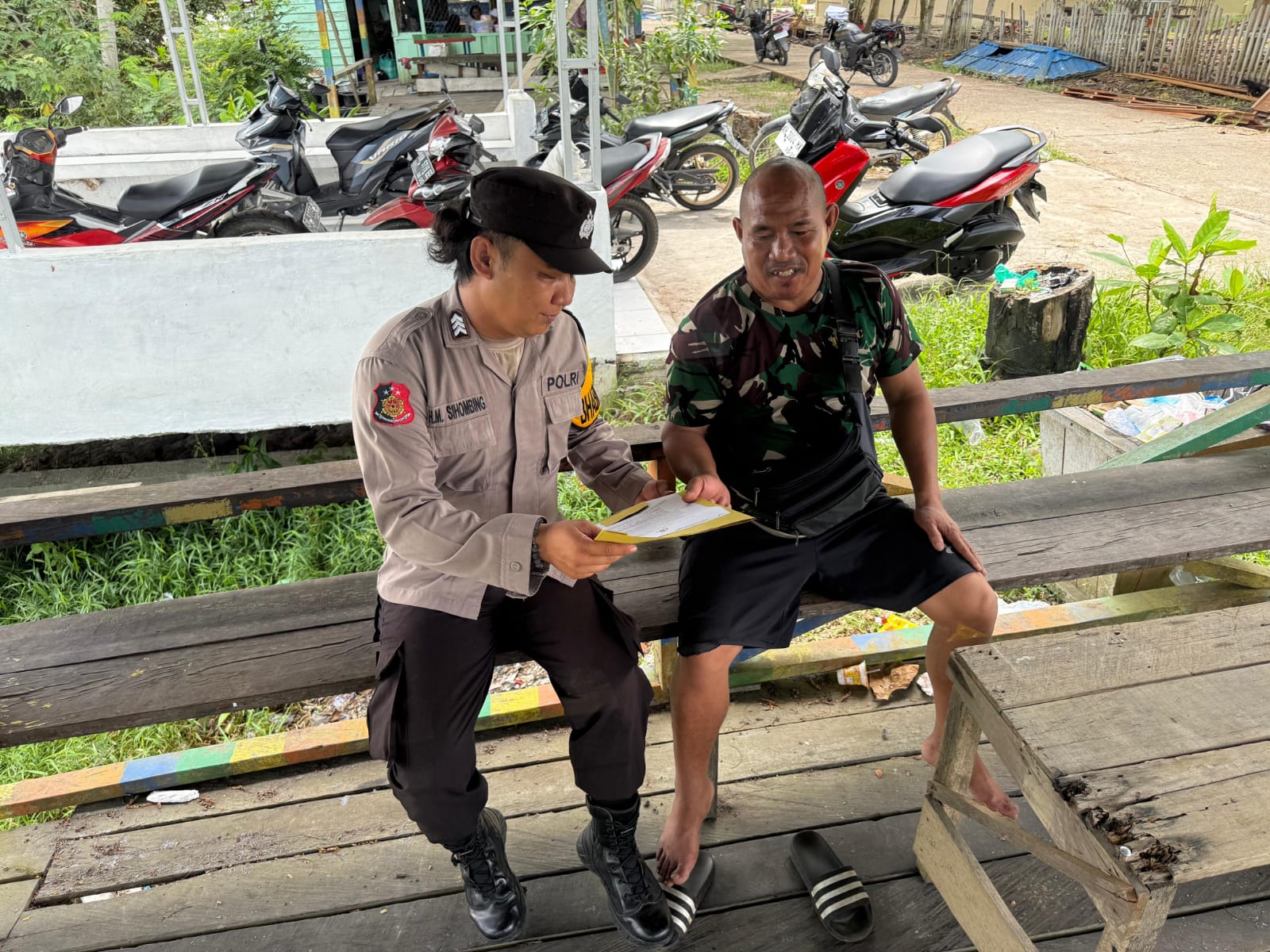 Polsek Montallat Sosialisasikan Maklumat Kapolri kepada Masyarakat