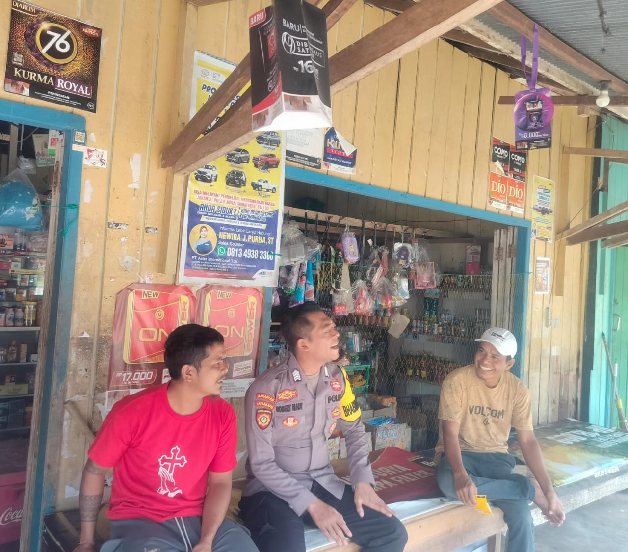 Piket Polsek Delang Silaturahmi Ke Masyarakat