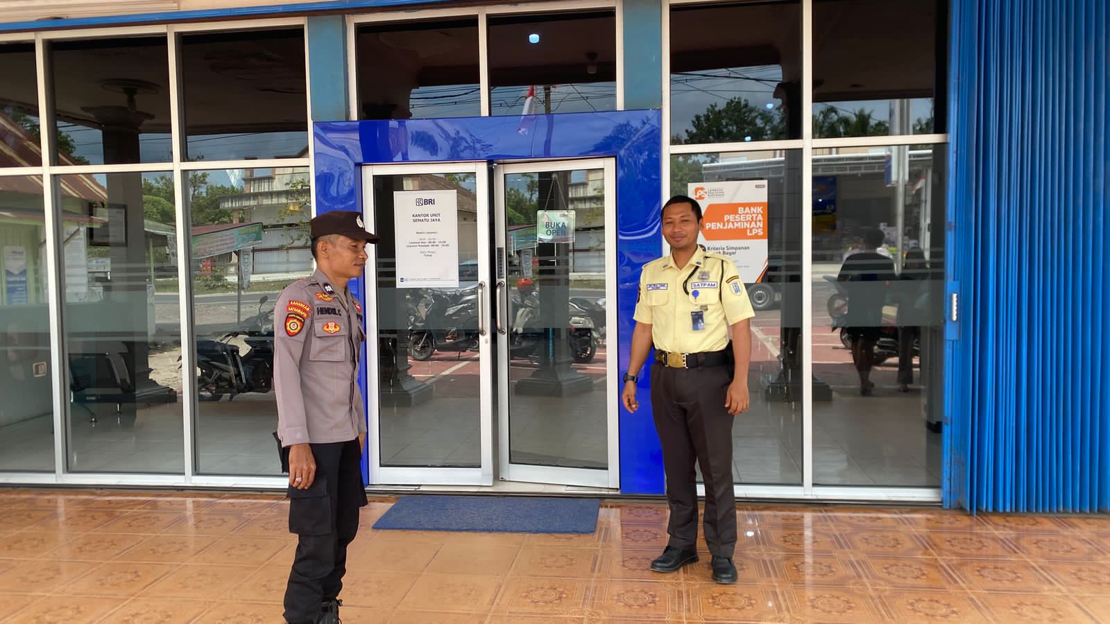 Piket Polsek Patroli dan Silaturahmi dengan Satpam Bank BRI