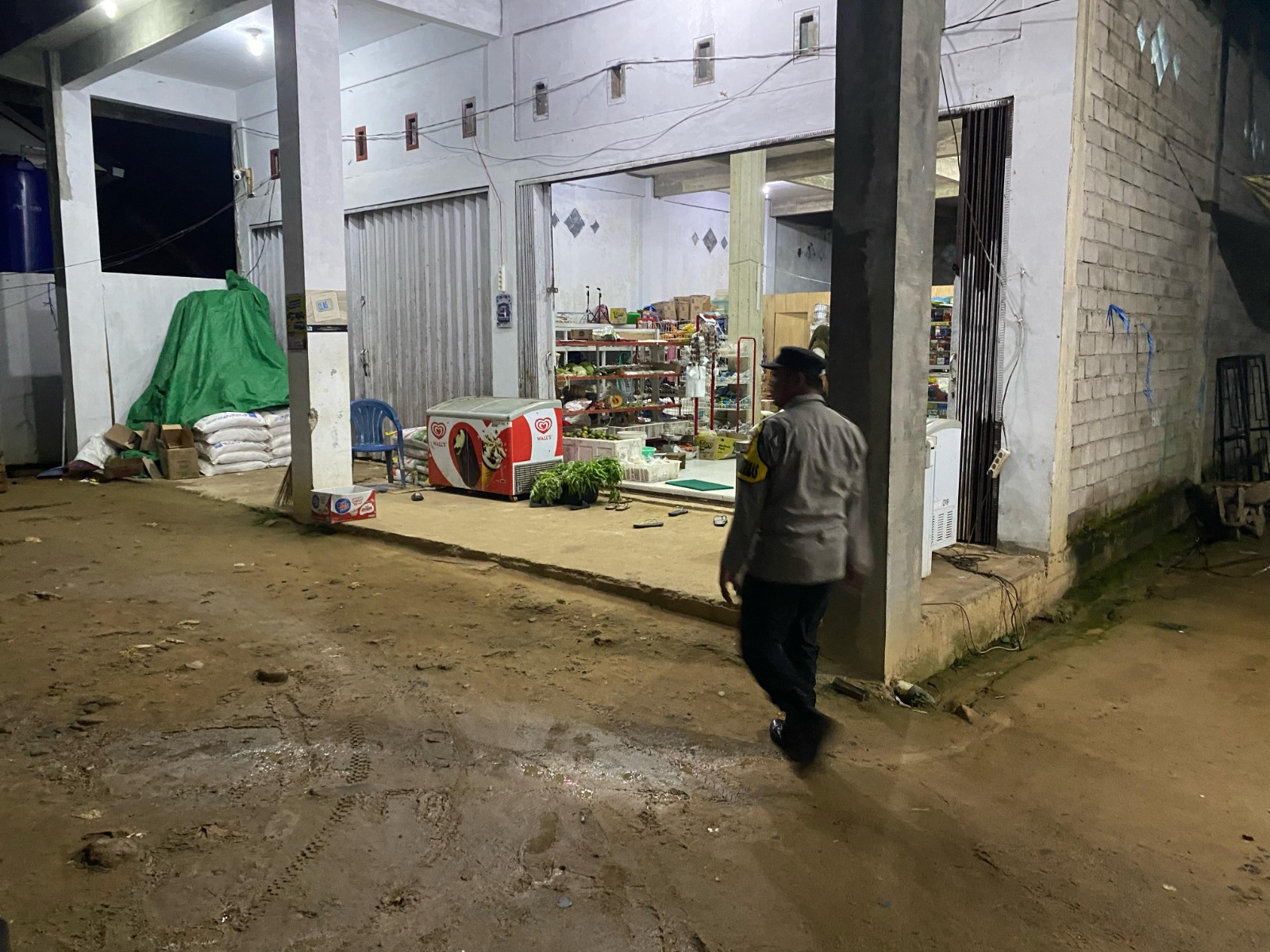 Piket Polsek Delang melaksanakan patroli diwilkum Polsek Delang