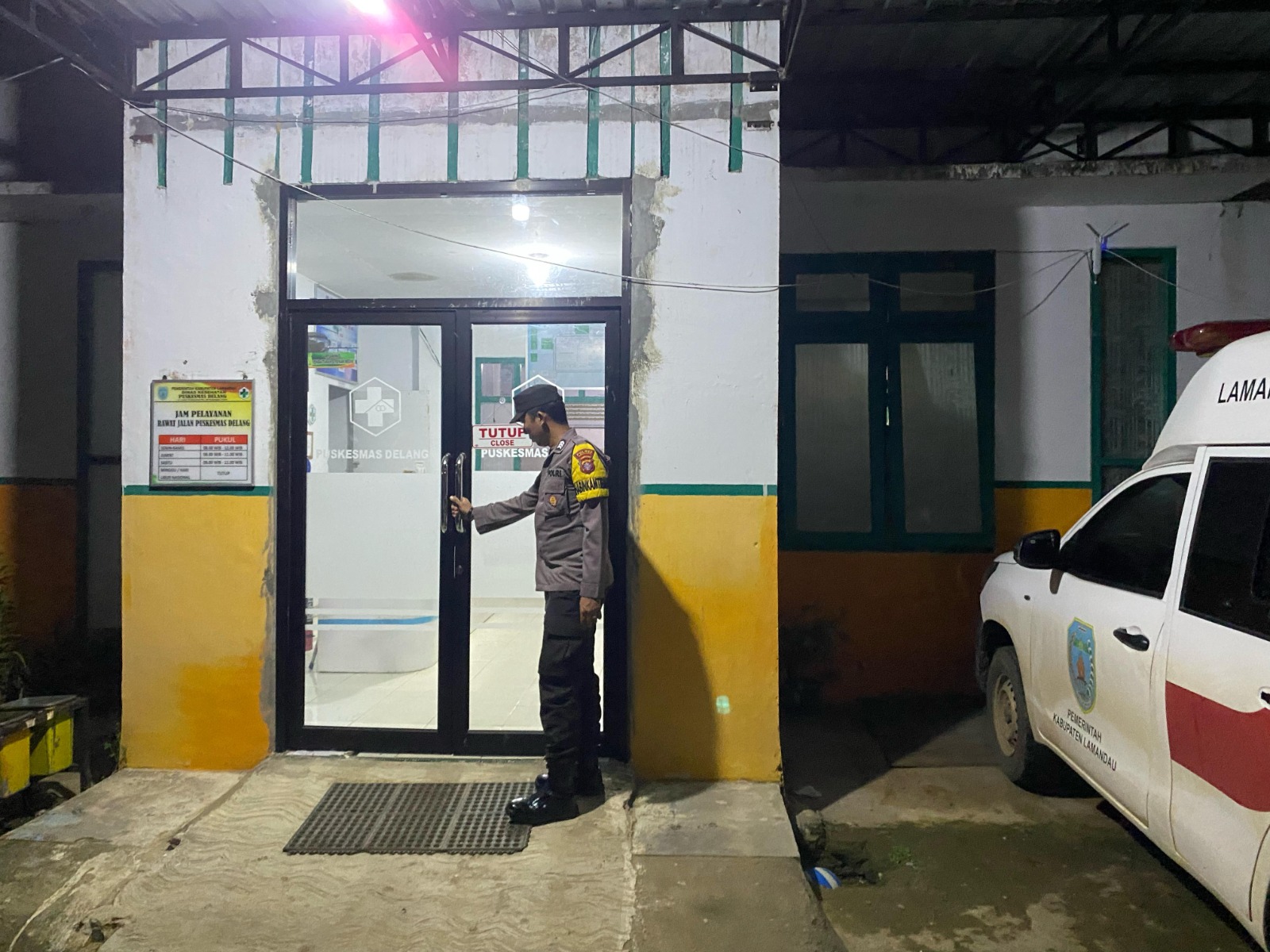 Piket Polsek Delang melaksanakan giat patroli dimalam hari