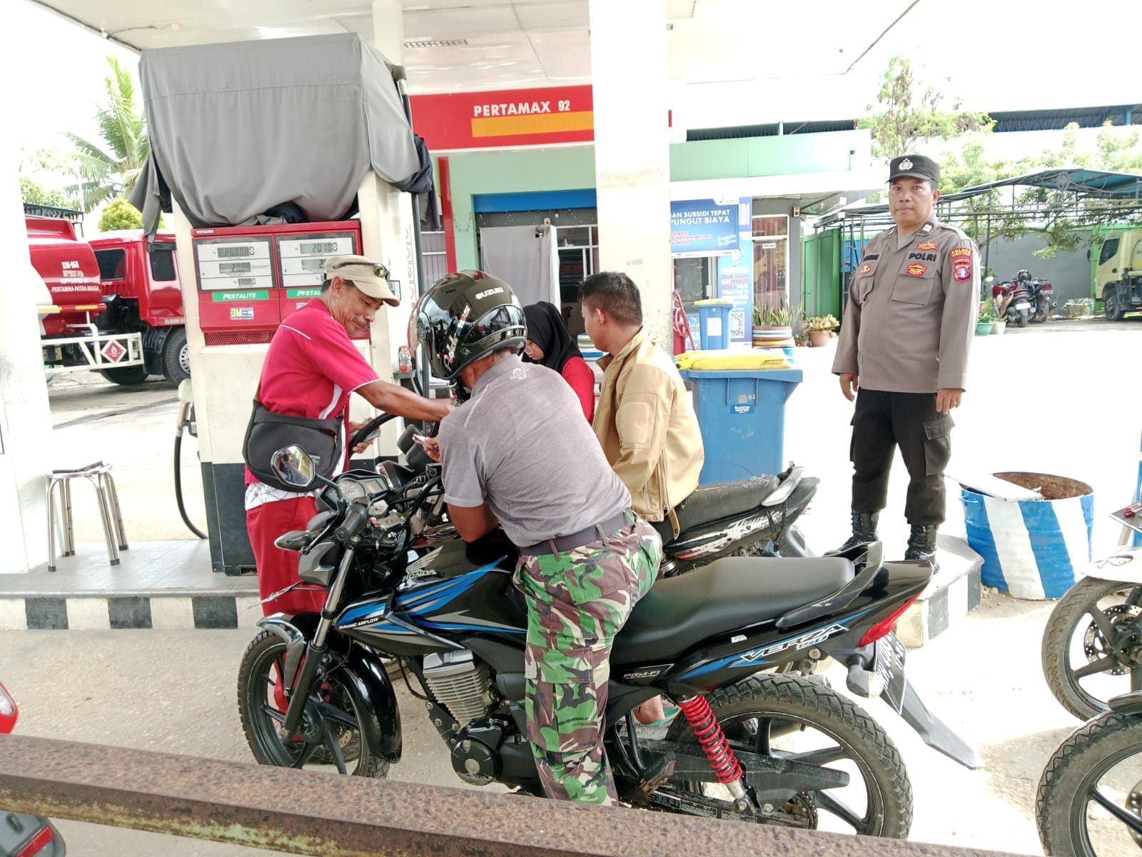 Cegah Ketidakstabilan Situasi di SPBU, Polsek Teweh Patroli ke SPBU Kecamatan Teweh Tengah