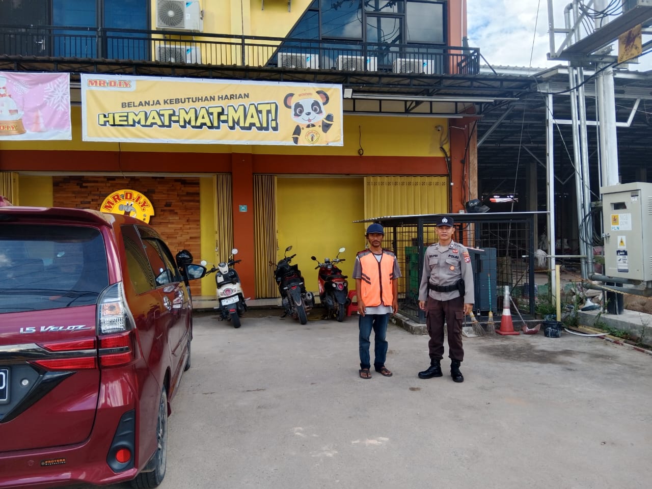 Personil Piket Polsek Bulik Laksanakan Patroli Pertokoan