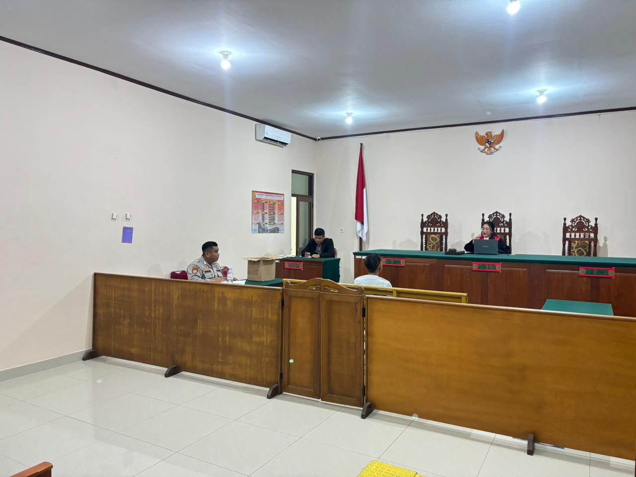 Personil Satuan Samapta Polres Katingan Melaksanakan Persidangan Kasus Tipiring