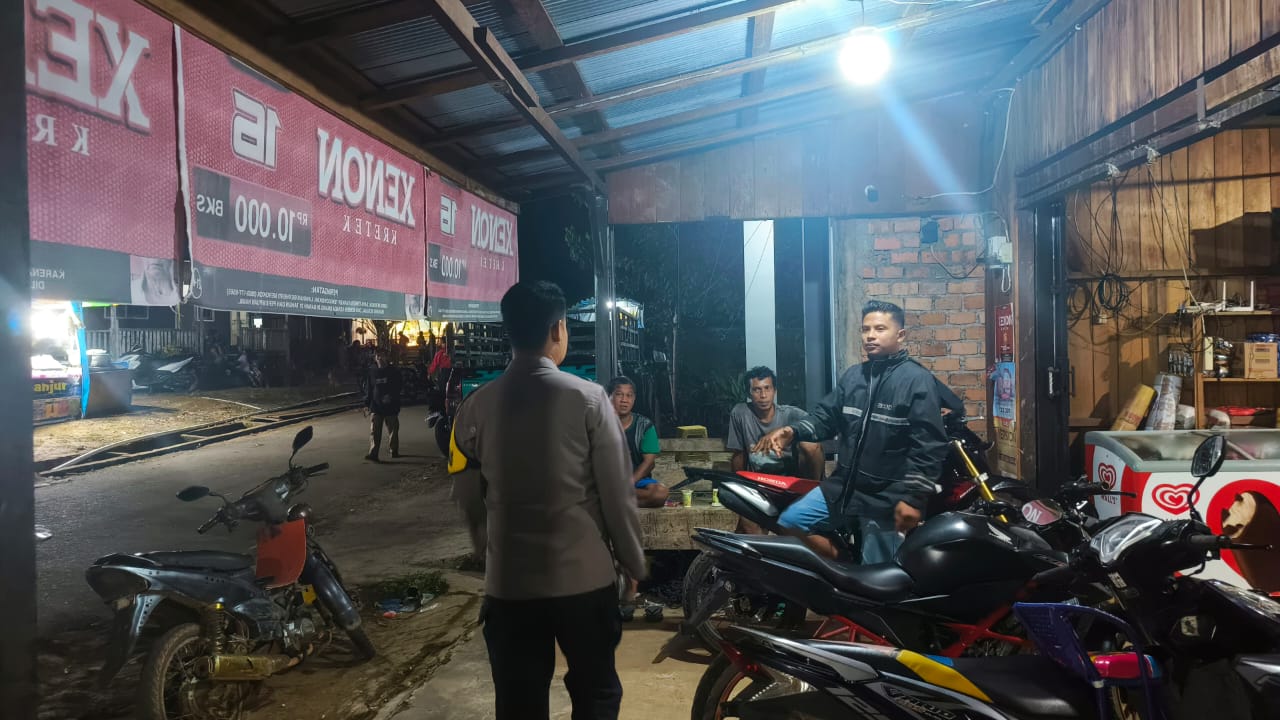 Bhabinkamtibmas Polsek Delang melaksanakan Silaturahmi ke warga masyarakat