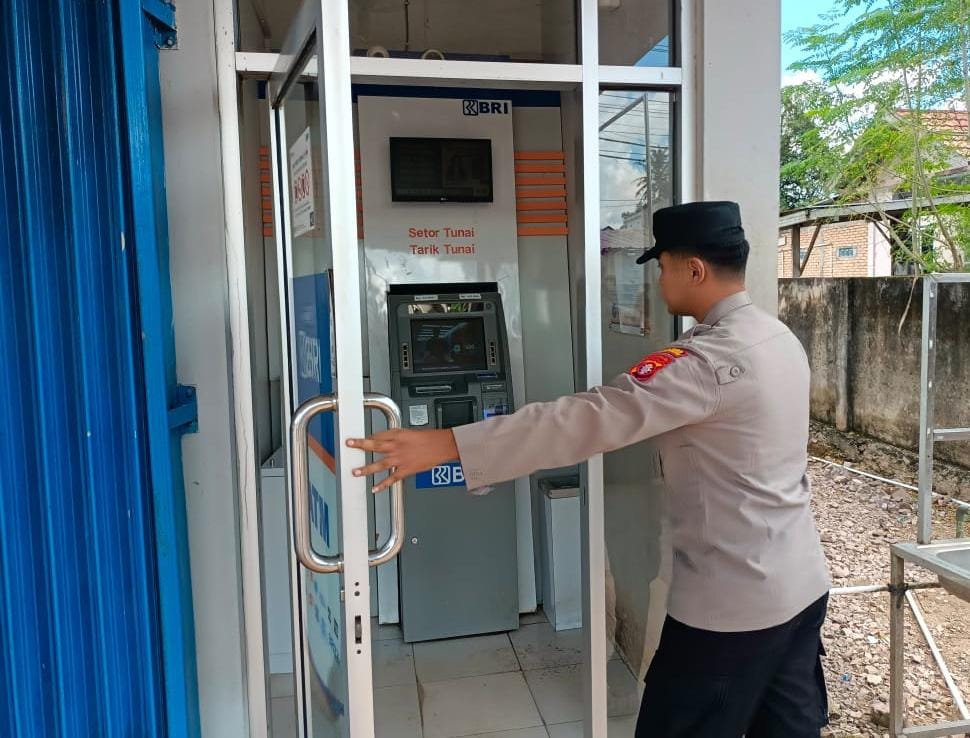 Piket Polsek Patroli dimalam hari ke Perbankan Atm