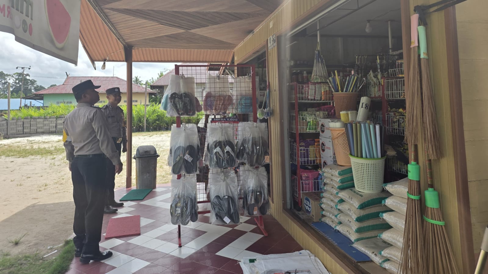 Jaga Kamtibmas, Polsek Tewang Sangalang Garing dan Pulau Malan Laksanakan Patroli Dialogis