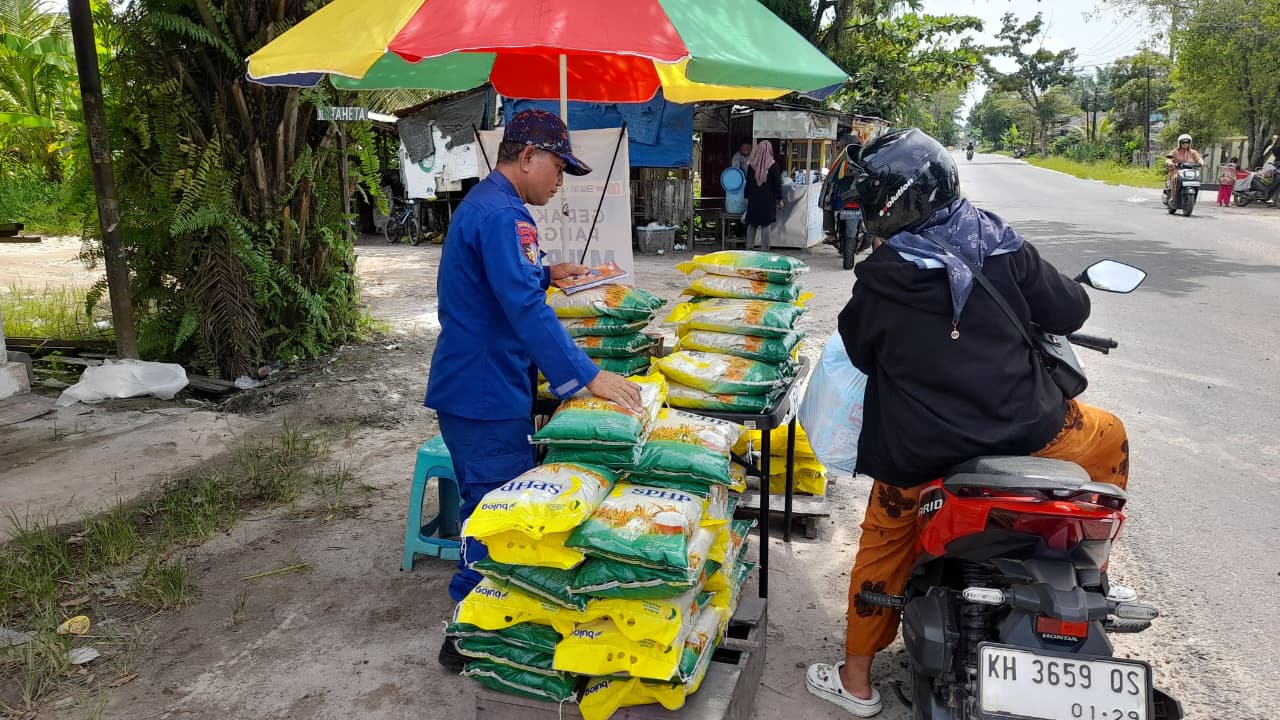 ‎Polri Gelar Jualan Beras SPHP: Bantu Stabilkan Harga dan Pasokan Pangan!