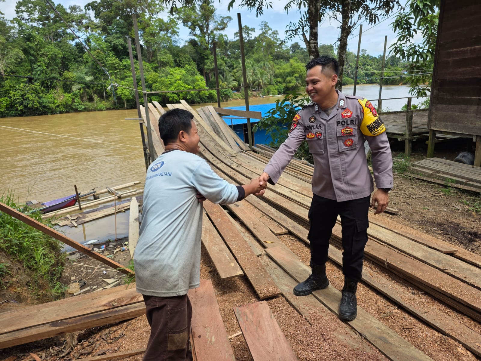 BHABINKAMTIBMAS POLSEK KATINGAN HULU SAMBANGI WARGA.