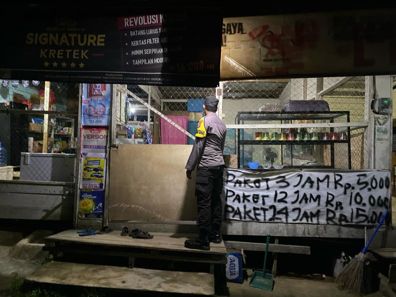 Piket Polsek Delang melaksanakan Silaturahmi ke warga masyarakat