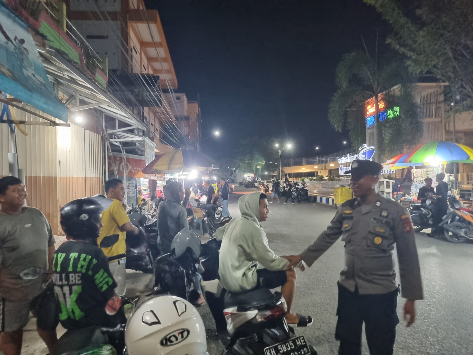 Antisipasi Kenakalan Remaja, Polsek Teweh Tengah Laksanakan Patroli Ke Tempat Rawan dan Berikan Himbauan Kepada Masyarakat