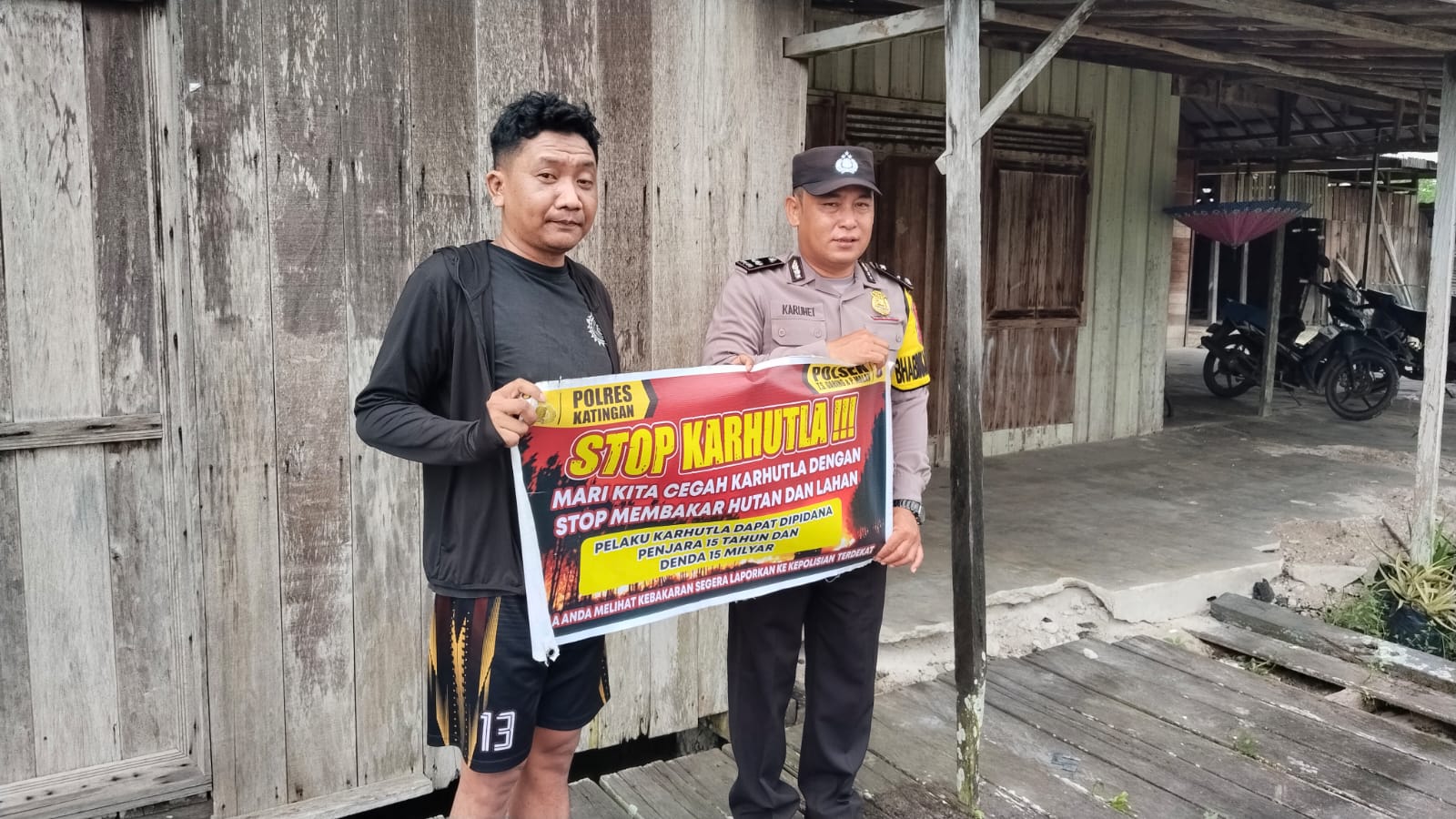 Bhabinkamtibmas Piket Polsek Tws Garing dan Pulau Malan terus sosialisasi Stop Karhutla kpd Masyarakat.