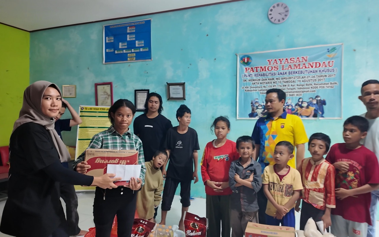 Satresnarkoba Polres Lamandau Gelar Bakti Sosial Berikan Bantuan Sembako untuk Masyarakat dan Yayasan Patmos Lamandau