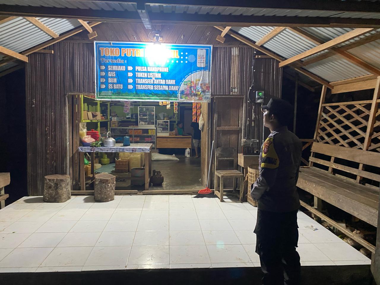 Piket Polsek Delang Silaturahmi Ke Masyarakat