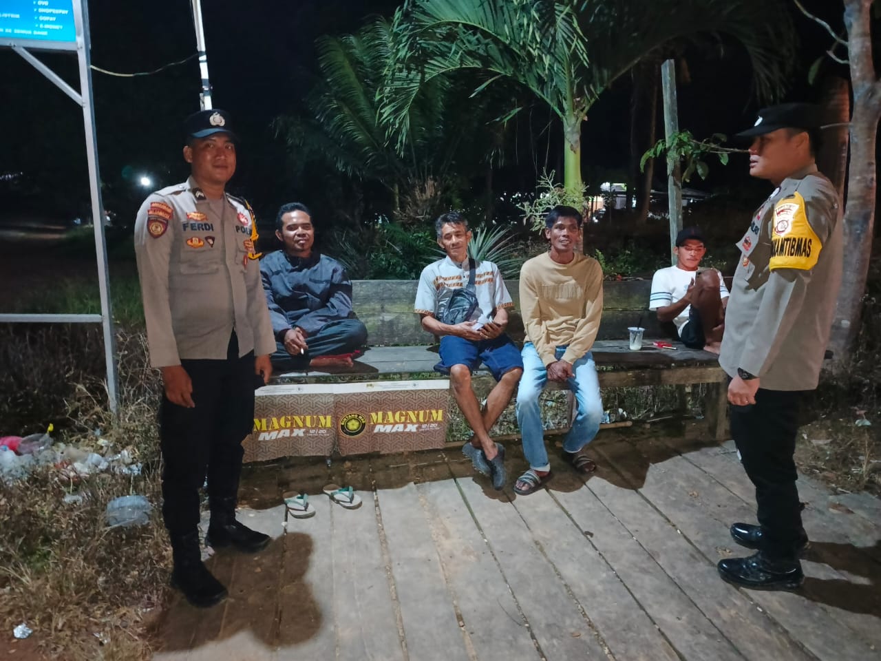 Personel Polsek lamandau melaksanakan sambang kerumah warga