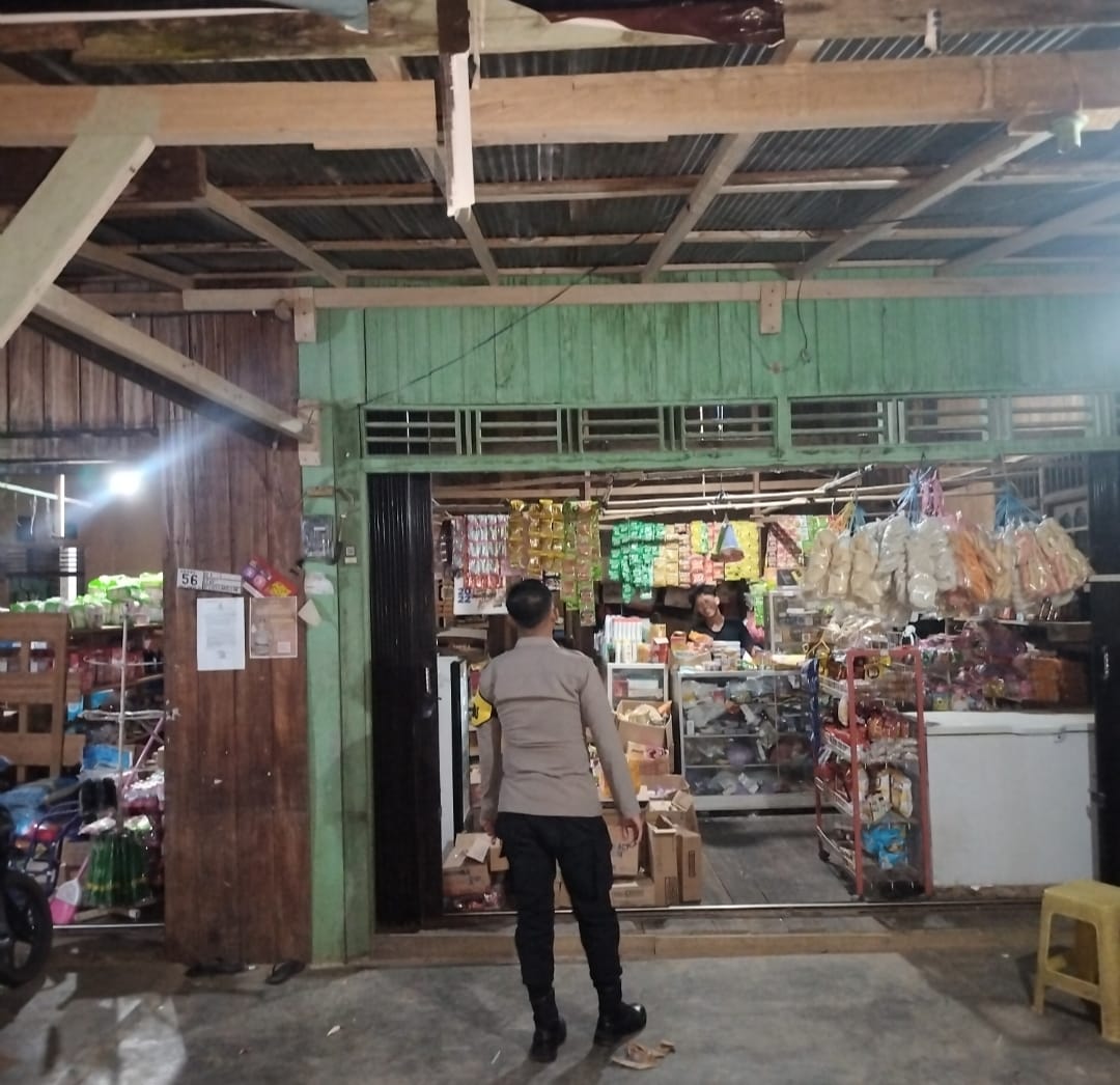 Piket Polsek laksanakan Patroli di Pasar di Wilkum Polsek Delang