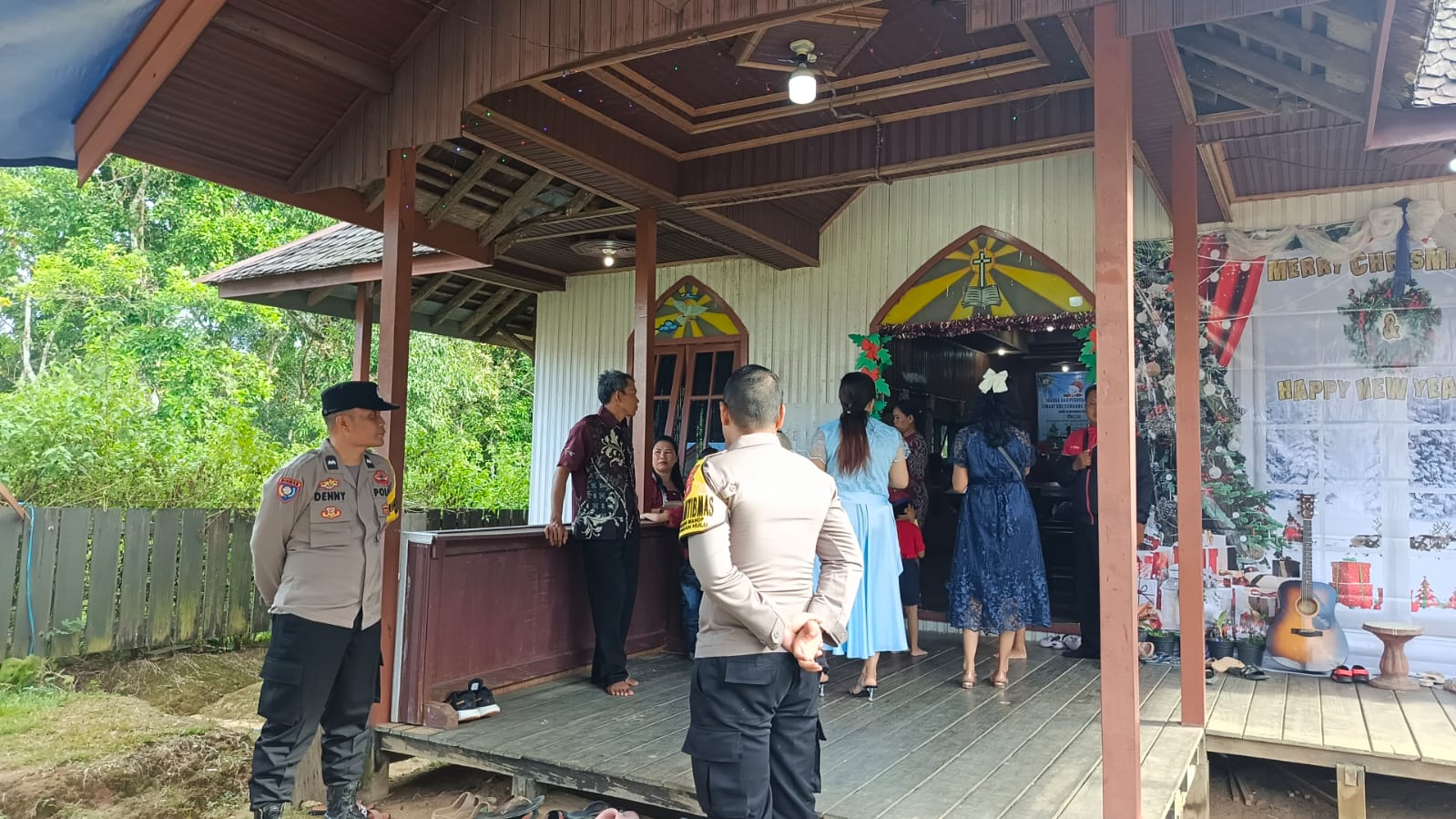 Pengamanan dan Monitoring Natal JEMAAT GKE di Gereja Effata Desa Tumbang Pahanei, Kec. Marikit, Kab. Katingan.