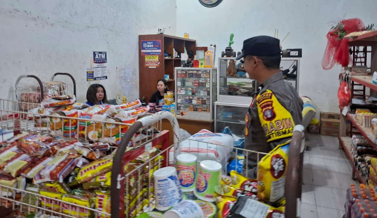 Piket Polsek Lamandau Silaturahmi Ke Pedagang